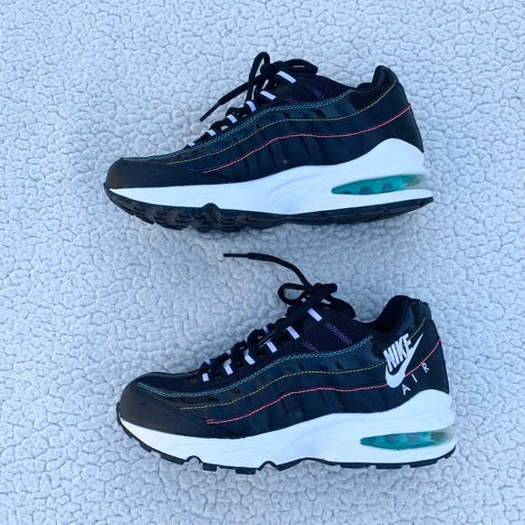 Nike Air Max 95 Black - Picture 6 of 7